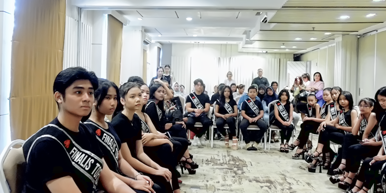 Malam Penuh Cahaya Grand Final Top Model Indonesia Jatim 2025 di Surabaya